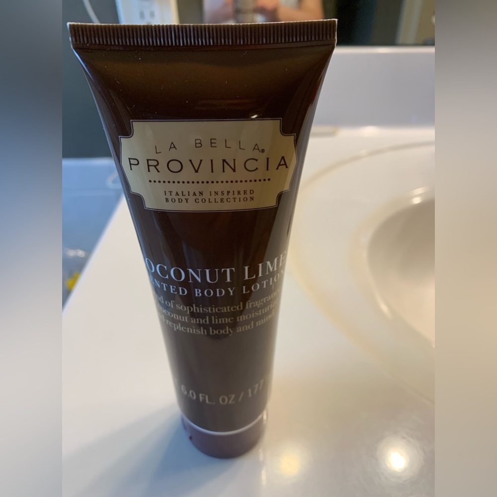 La Bella Provincia Coconut Lime Scented Body Lotion 6 oz Unopened